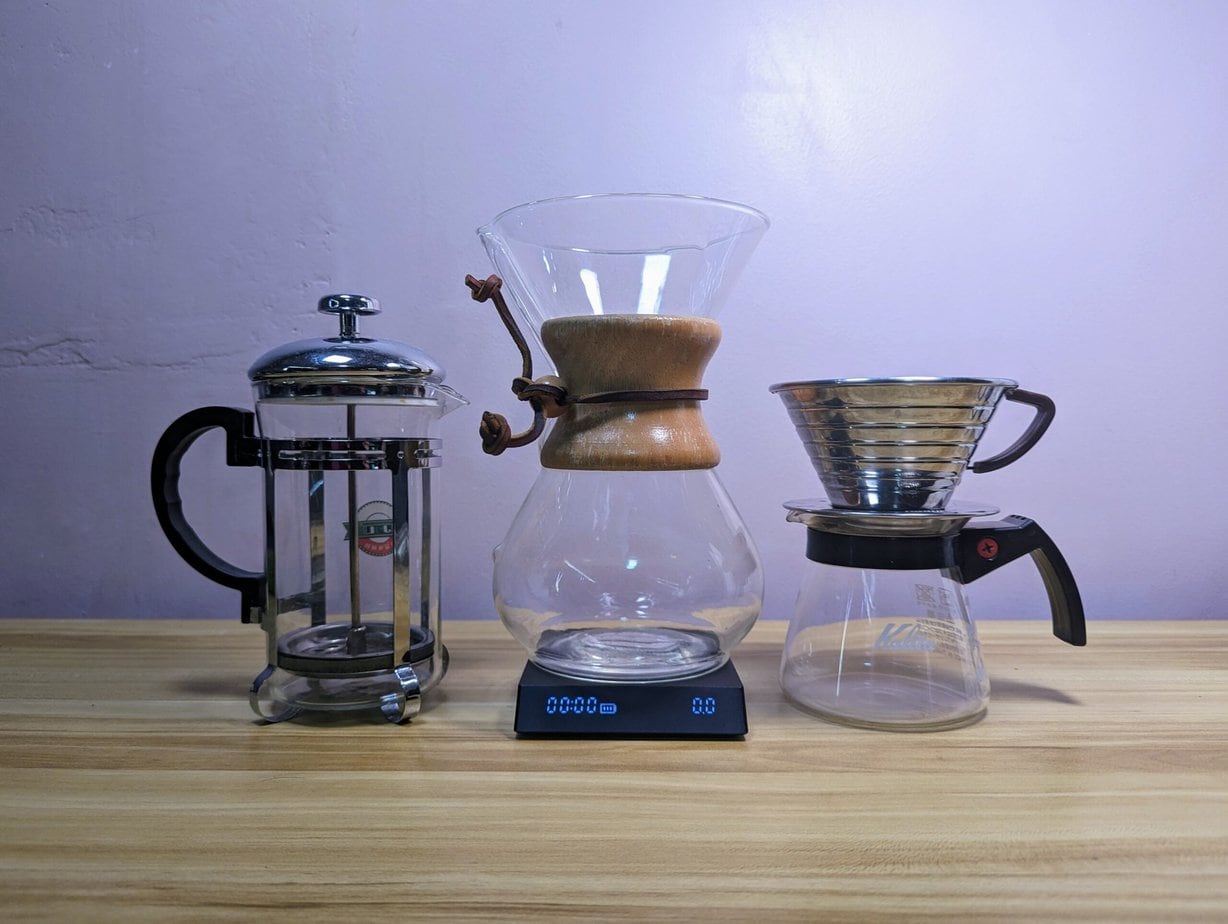 Black Mirror Nano scales and Brewers such as Kalita pour-over, Chemex and FrenchPress 